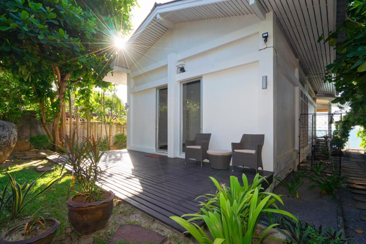 Ban Mok Talay Beachfront Villa Bang Rak Beach  Bagian luar foto